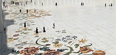 Decoration of the wall and floor in the Grand Mosque, Abu Dhabi – with permission from the designer, Kevin Dean