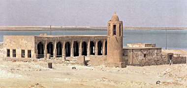 An old mosque at al-Dhakhira – with the permission of Bu Rashid al-Nai'mi on Flickr