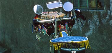 A Pathan&rsquo;s bicycle mirrors