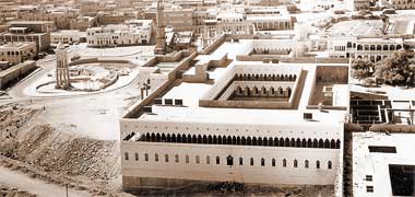An aerial view from the north of the Diwan al-Amiri in 1958 or 1959 – with the permission of ?salat? on Flickr