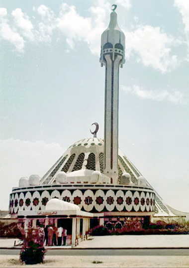 The entrance to the Sheikha Fatima mosque in Kuwait – developed with permission from an image by Mark Lowey