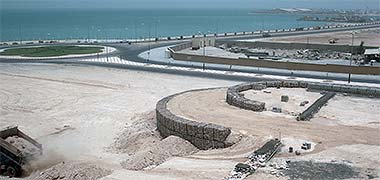 Construction of the half-moon battery area in front of the Diwan al-Amiri, July 1973