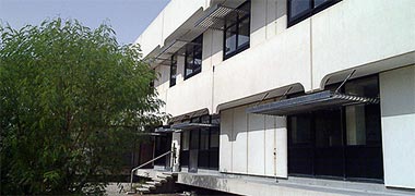 The use of horizontal sun screens – with permission from Supernat13 on Flickr