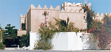 A 1980s villa influenced by traditional architectural detailing
