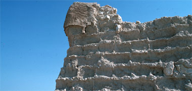 Detail of the mortar joints on a mud construction, December 1977