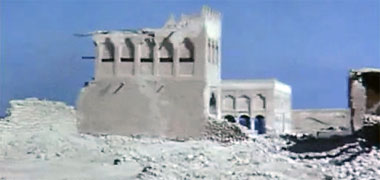The north gate to the complex of Sheikh Abdullah bin Jassim at feriq al-Salata viewed from the west in the 1960s – image developed from a video with permission from glasney on YouTube