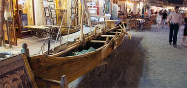 A small boat in the suq