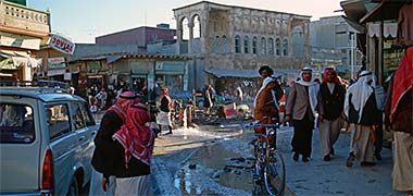 Work on drainage through Doha&rsquo;s suq in 1972
