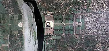A view of the Taj Mahal, Agra, India, 2009 – courtesy of Google Earth